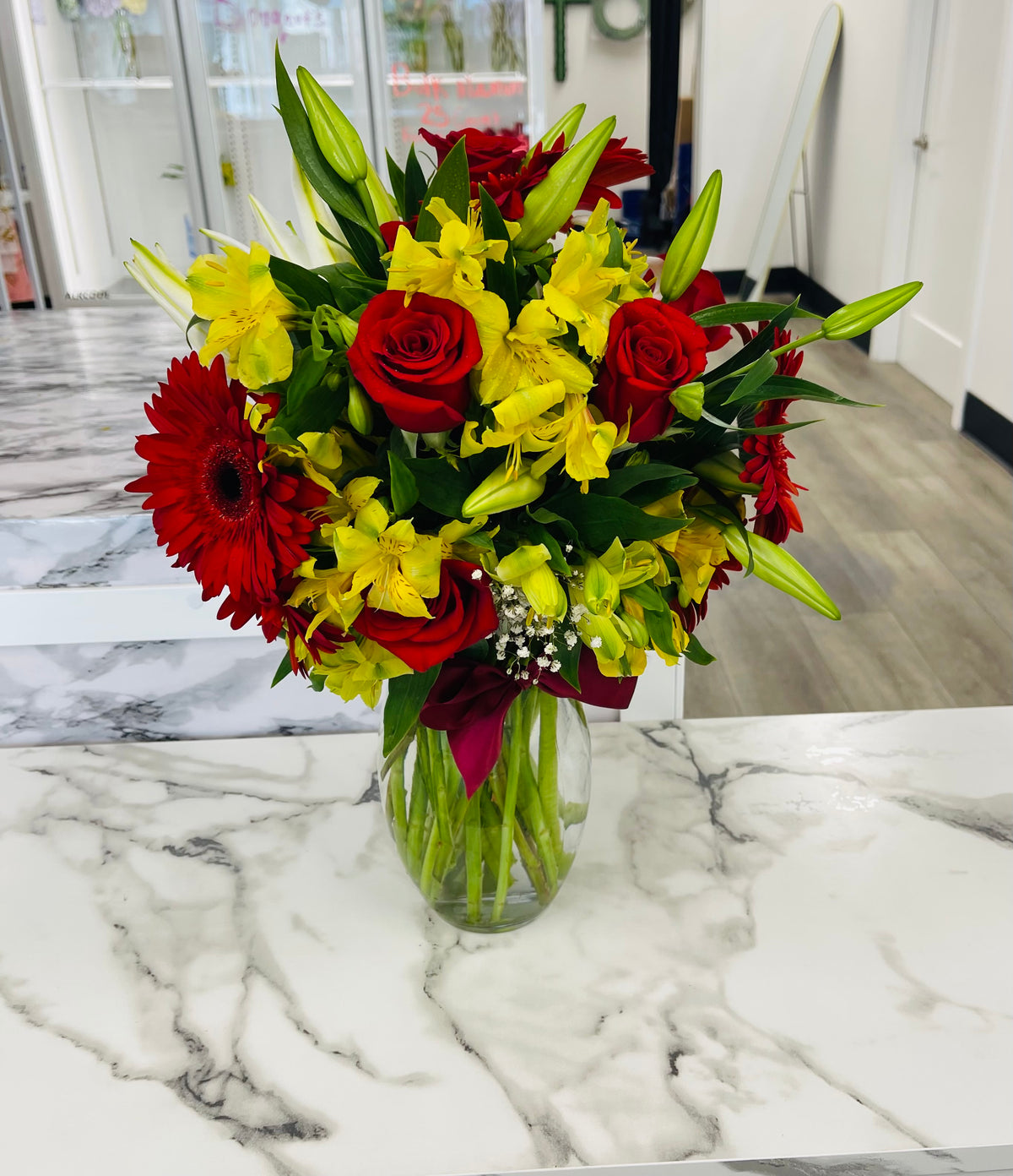 Golden beauty mixed vase