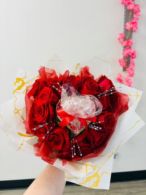 14 Sweetheart Roses & Soap Gift.