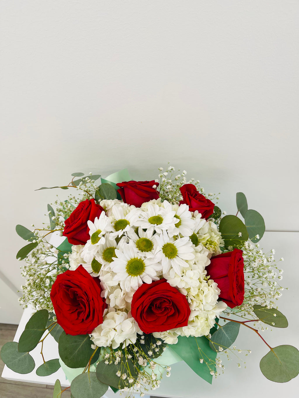 Classic Romance Flowers Box.