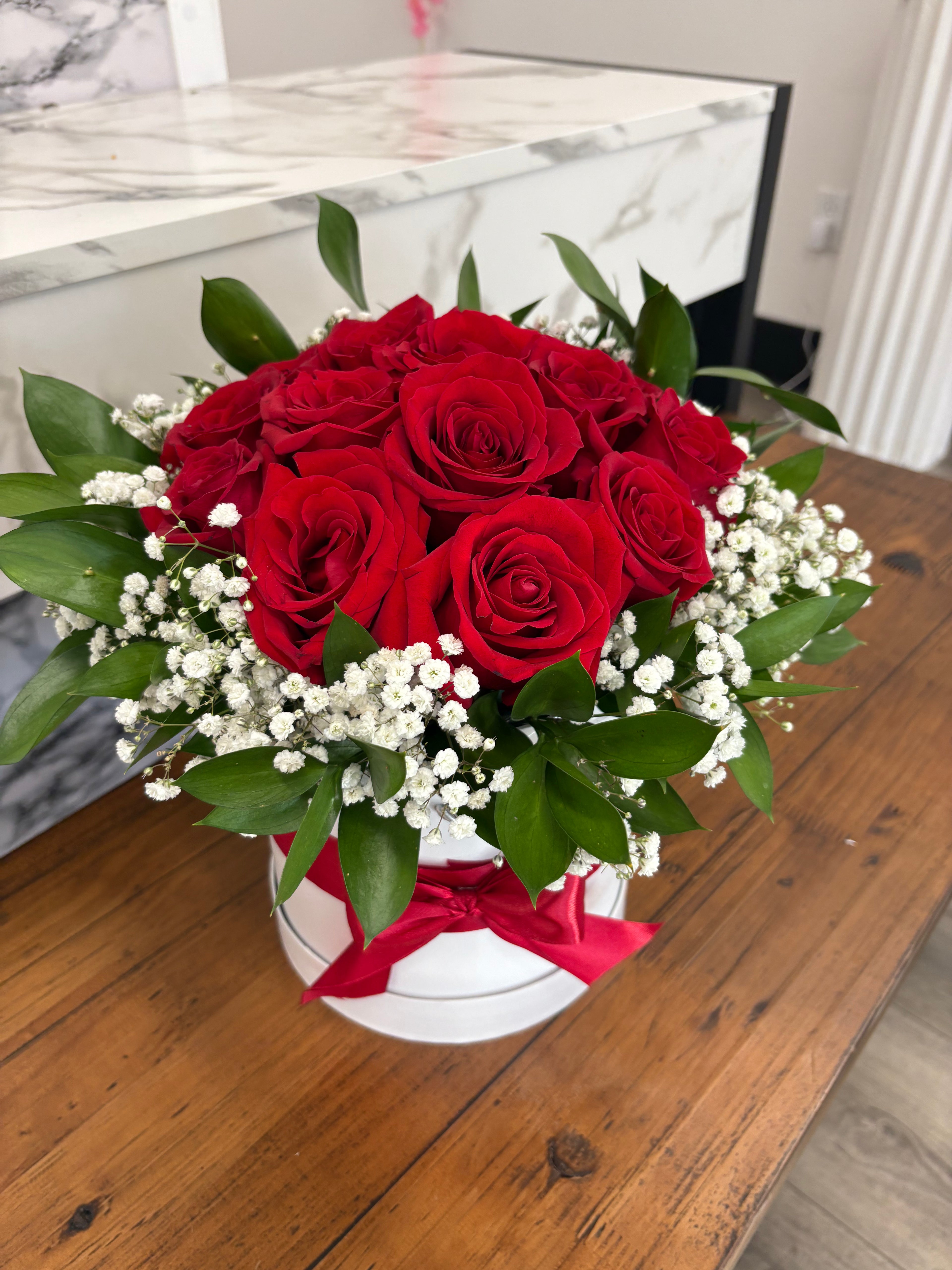 15  Classic Red Roses Elegance.
